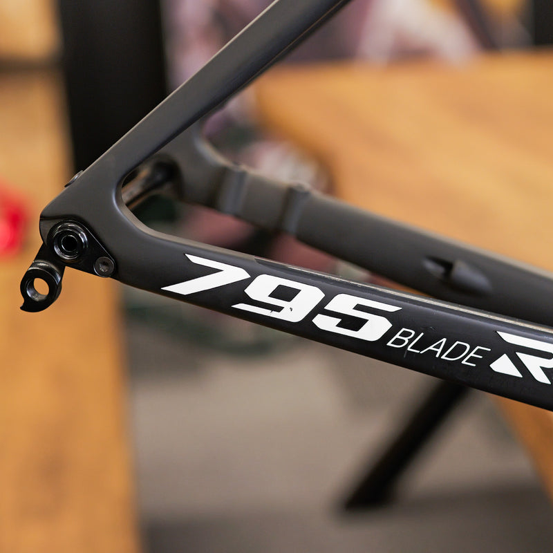 Load image into Gallery viewer, LOOK 795 Blade RS - Large - Pro Team Black (ex Demo)
