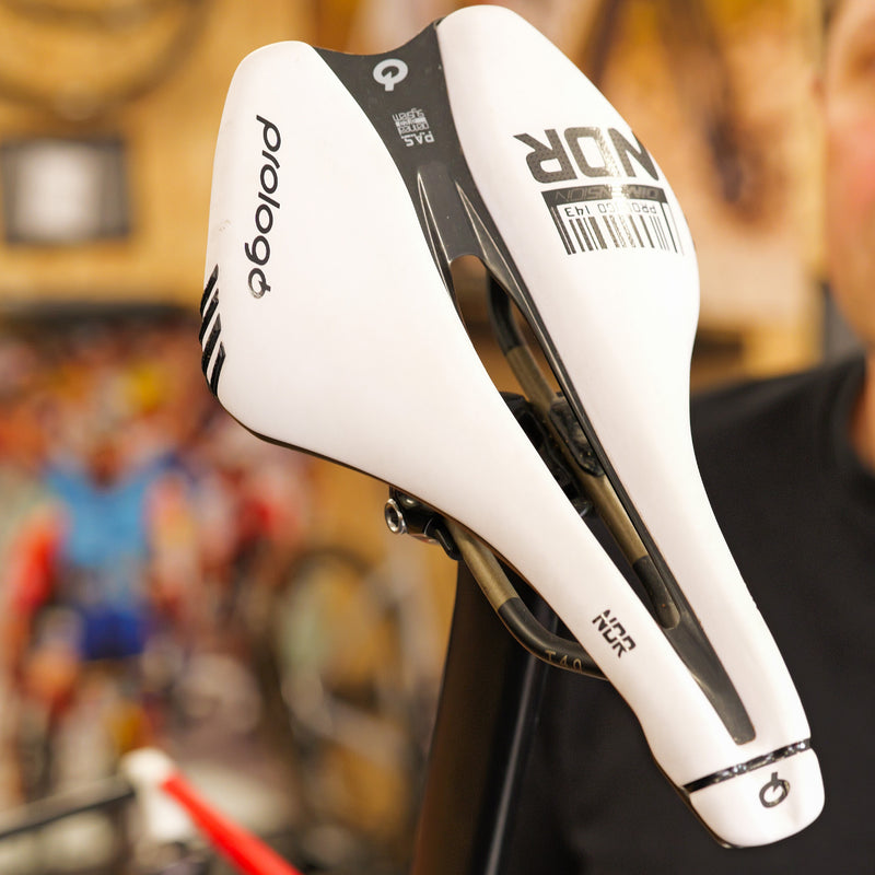 Load image into Gallery viewer, Wilier Filante SL - Medium - White with Ultegra Groupset - (ex demo)

